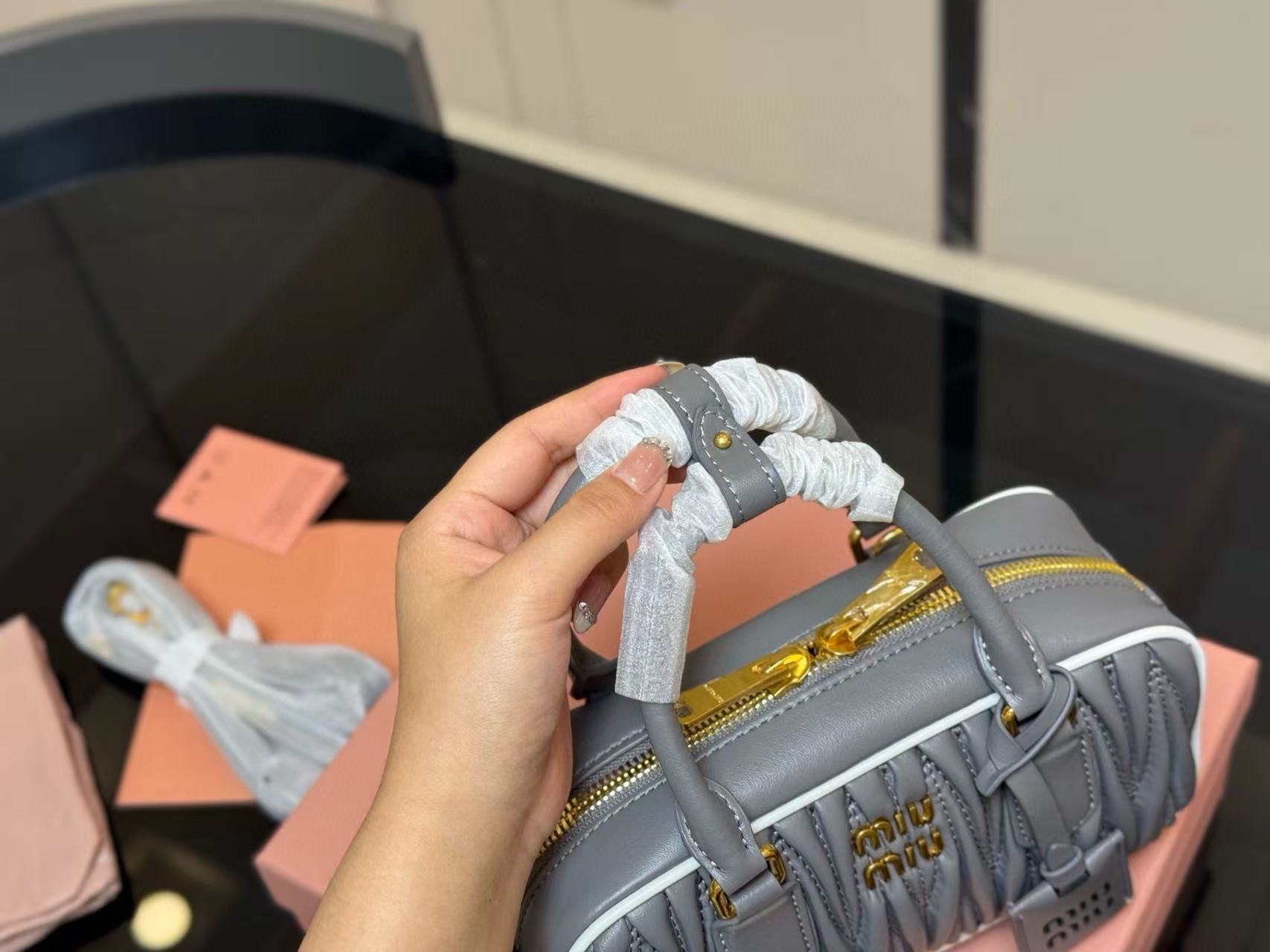 M1UM1U 牛革ボウリングバッグ【50％割引+送料無料】