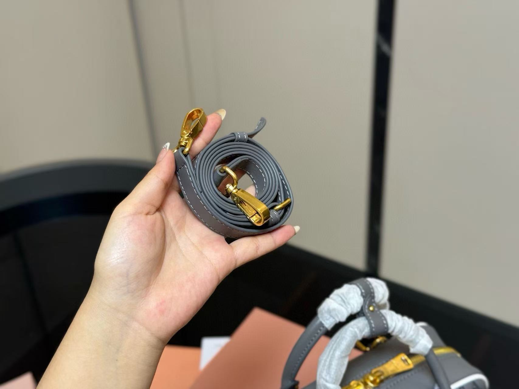 M1UM1U 牛革ボウリングバッグ【50％割引+送料無料】