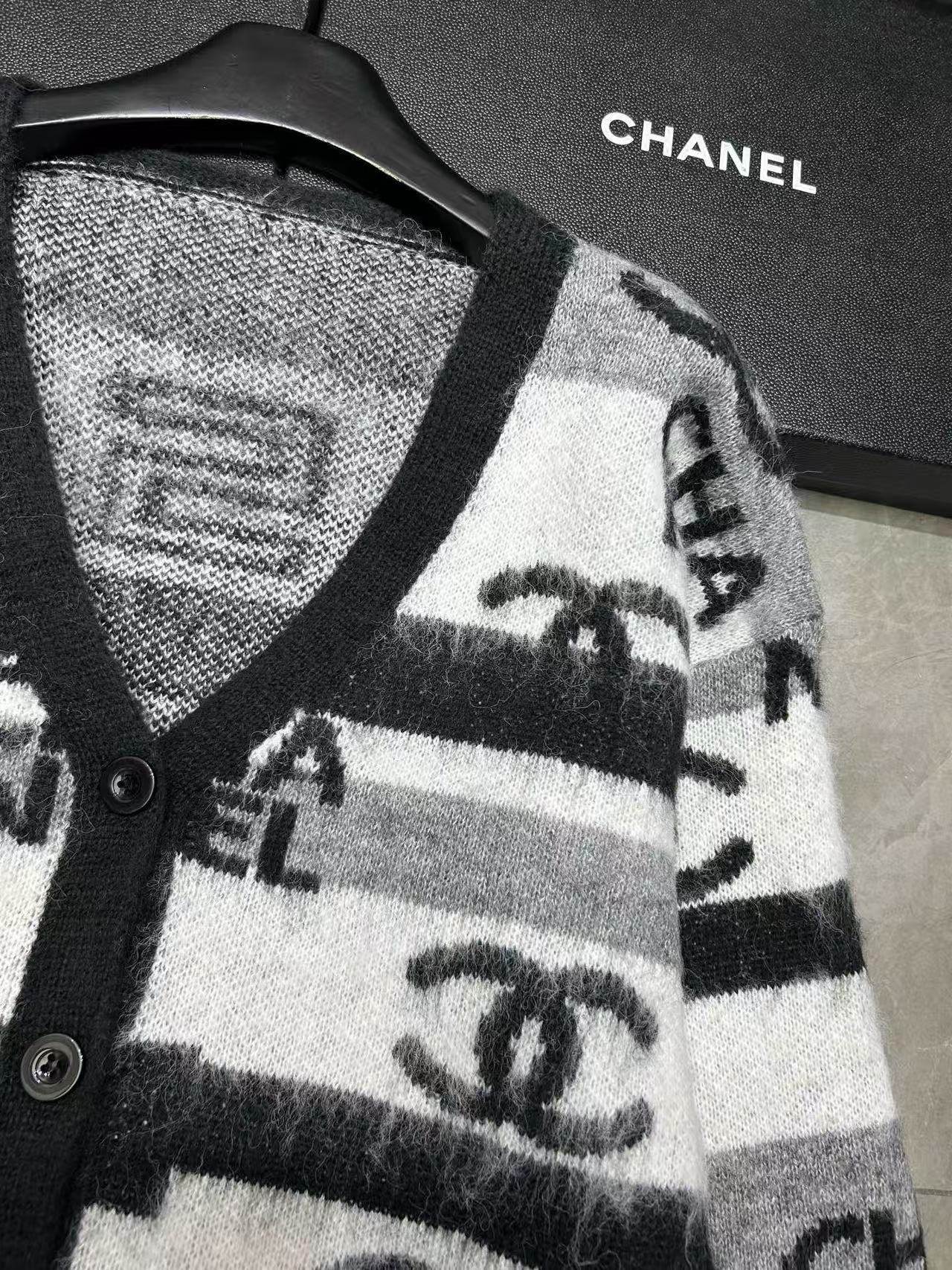 CHANE1 Vネックモヘアカーディガン【50％割引+送料無料】