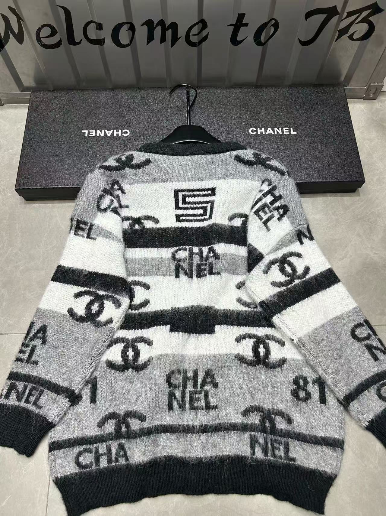 CHANE1 Vネックモヘアカーディガン【50％割引+送料無料】