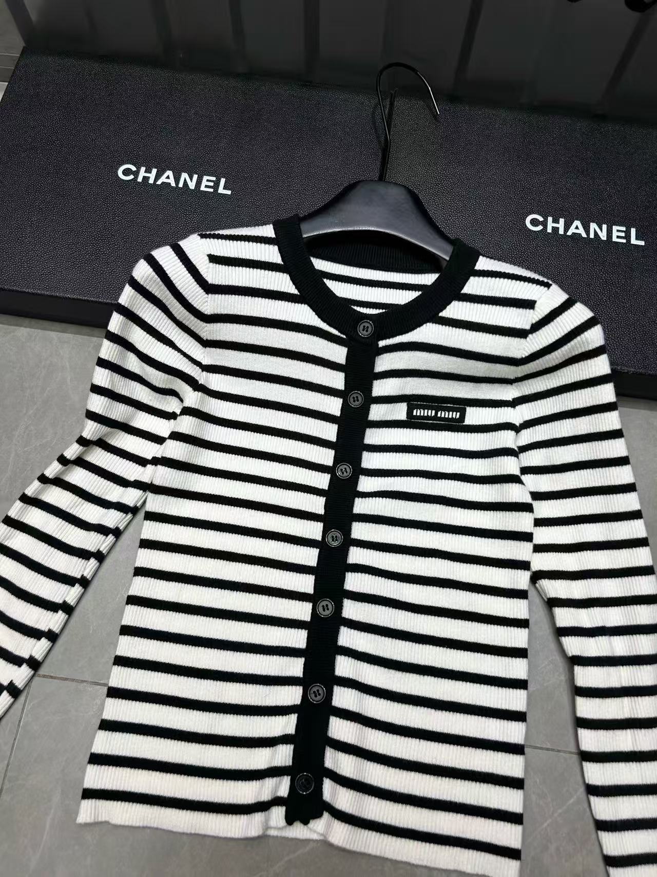 M1UM1U ストライプシンプルウールカーディガン【50％割引+送料無料】