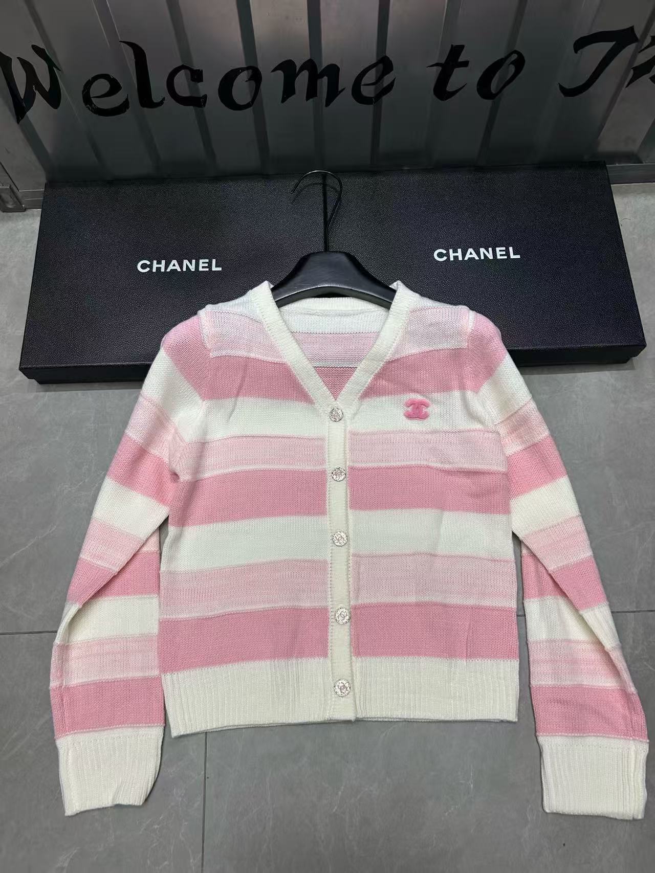 CHANE1 ストライプVネックウールカーディガン【50％割引+送料無料】