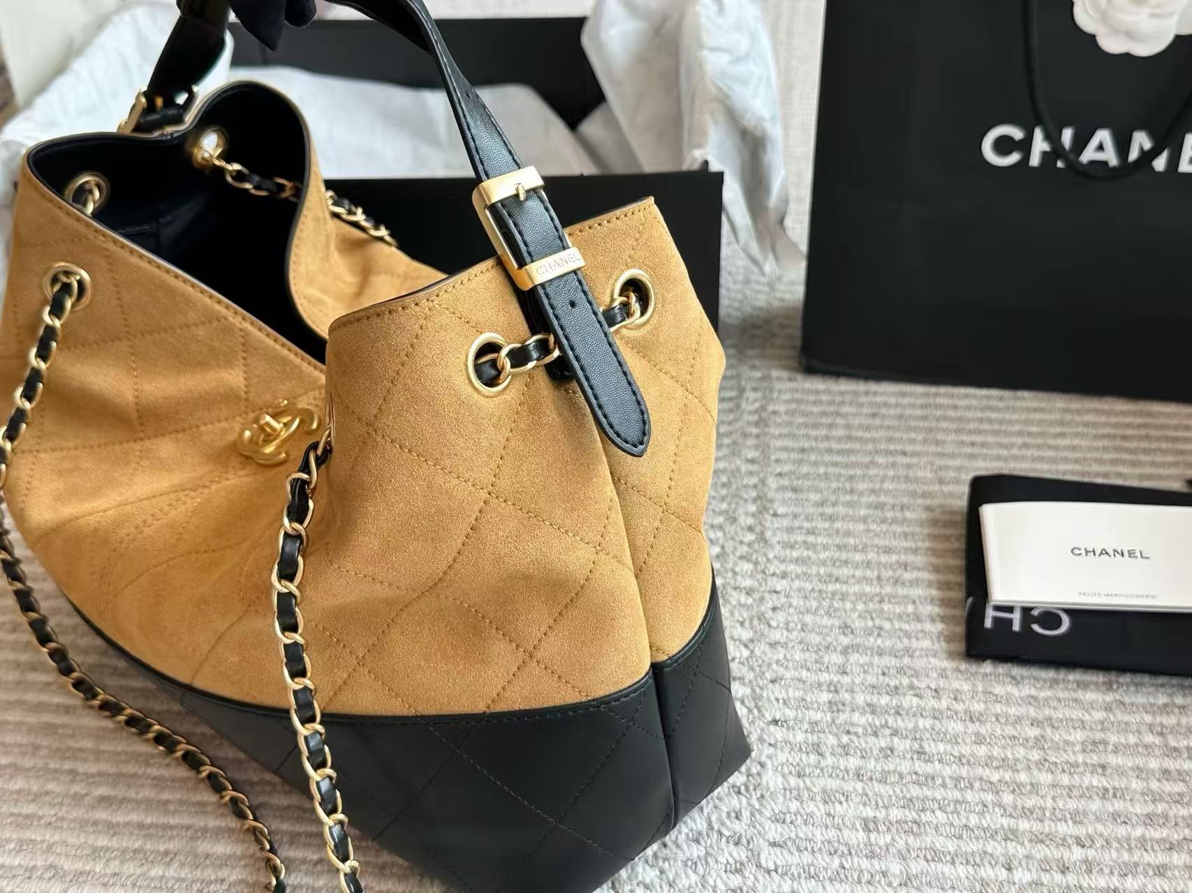 CHANE1チェーン付き鹿革ハンドバッグ【50％割引+送料無料】