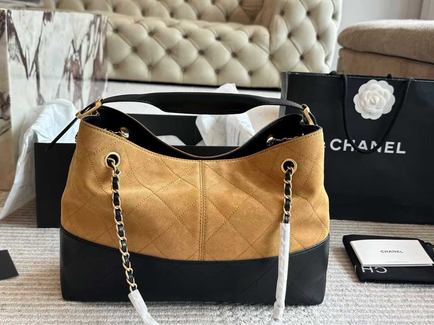 CHANE1チェーン付き鹿革ハンドバッグ【50％割引+送料無料】