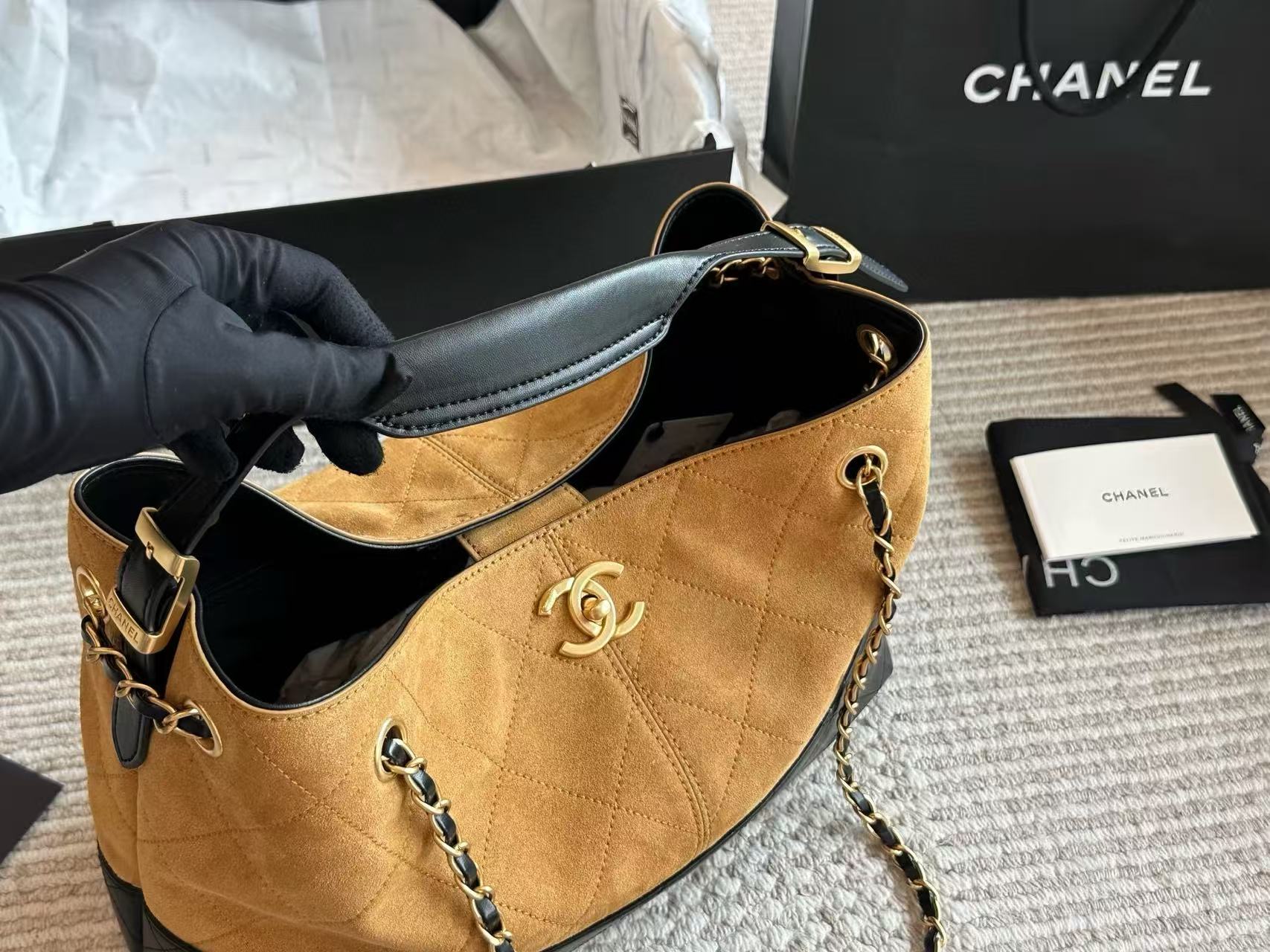 CHANE1チェーン付き鹿革ハンドバッグ【50％割引+送料無料】