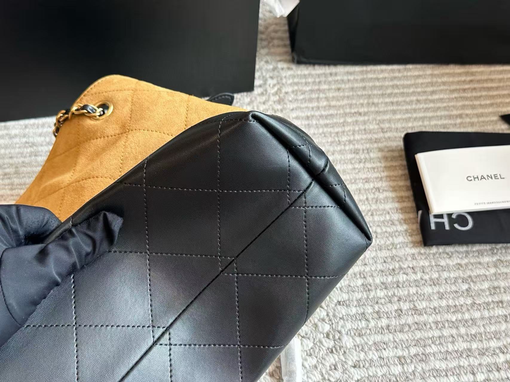 CHANE1チェーン付き鹿革ハンドバッグ【50％割引+送料無料】