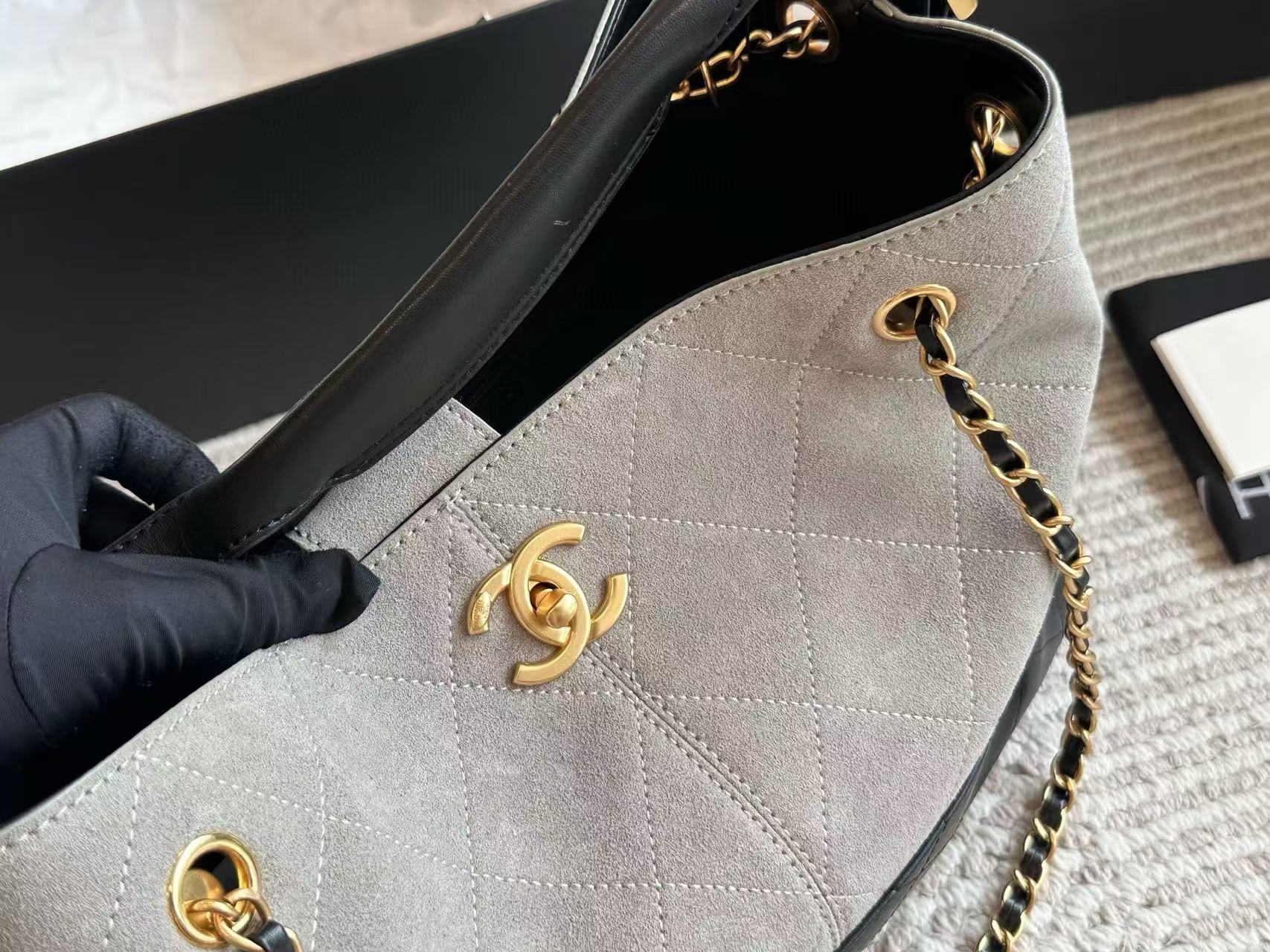 CHANE1チェーン付き鹿革ハンドバッグ【50％割引+送料無料】