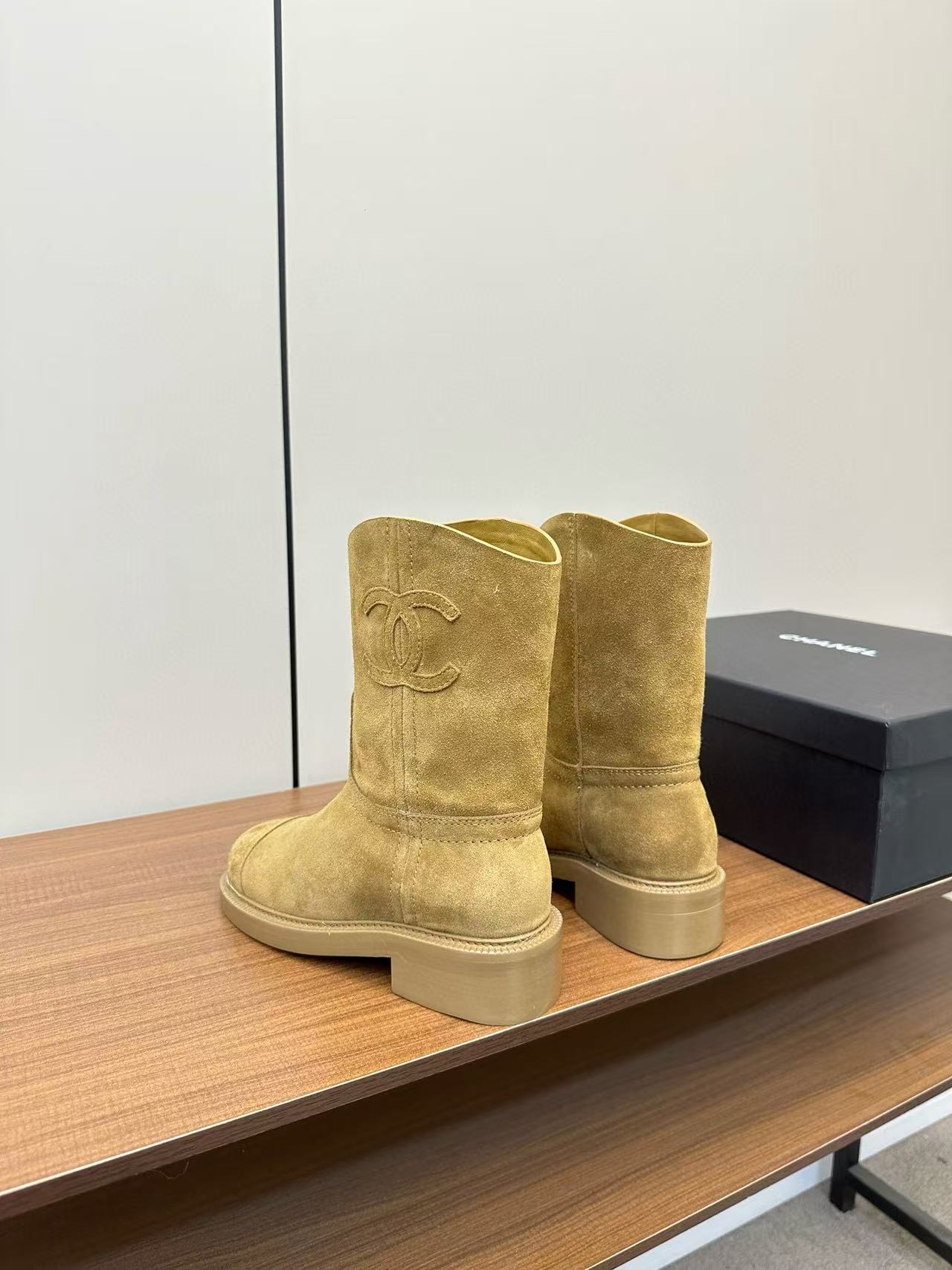 CHANE1 高品質ダブルCディアスキンアンクルブーツ【50％割引+送料無料】