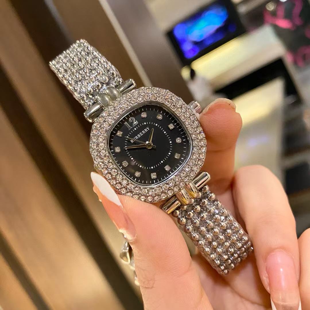 BUR8ERRY ダイヤモンドスタッズ スチールストラップ レディースウォッチ【 50％割引+送料無料】