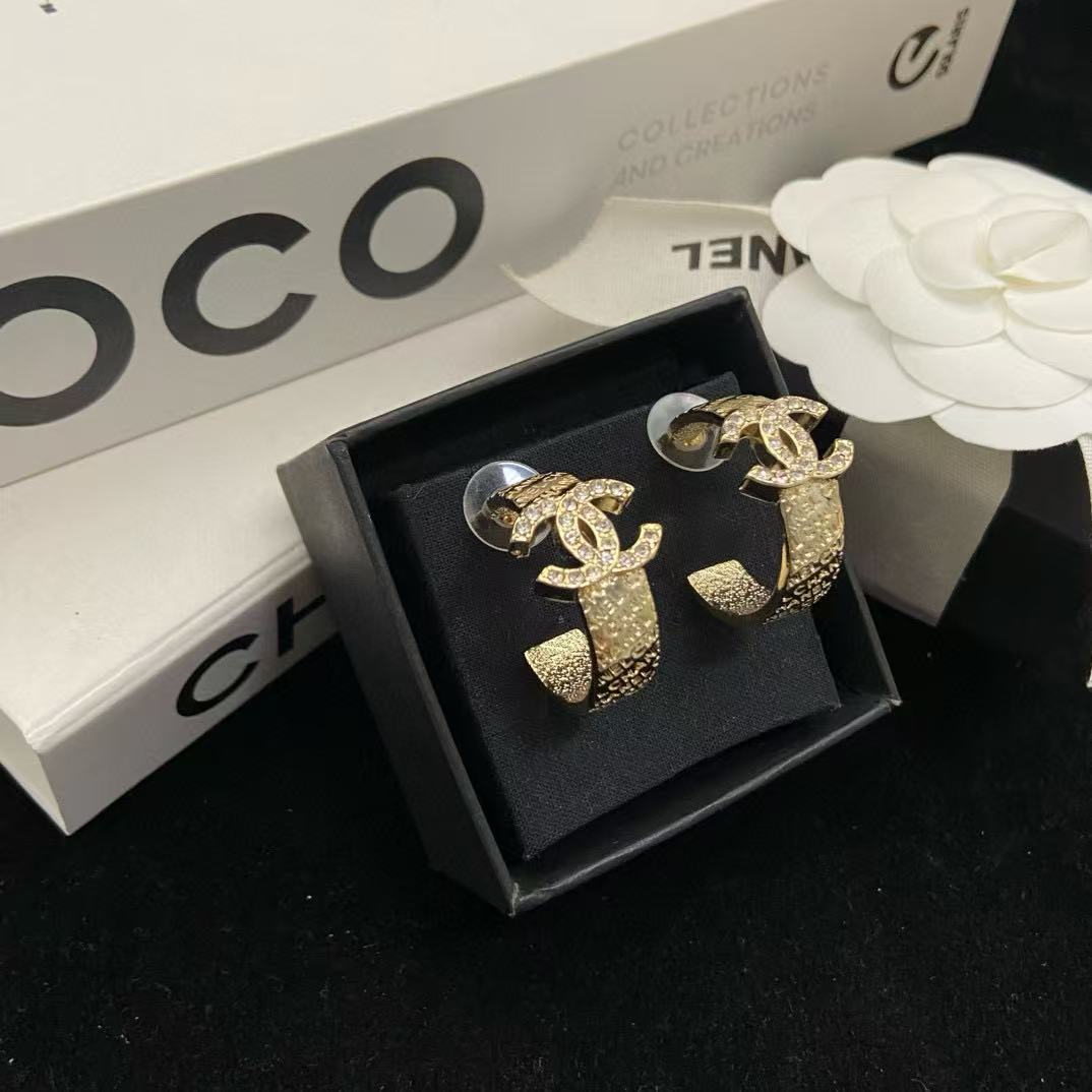 CHANE1 ダブルCレターイヤリング【50％割引+送料無料】