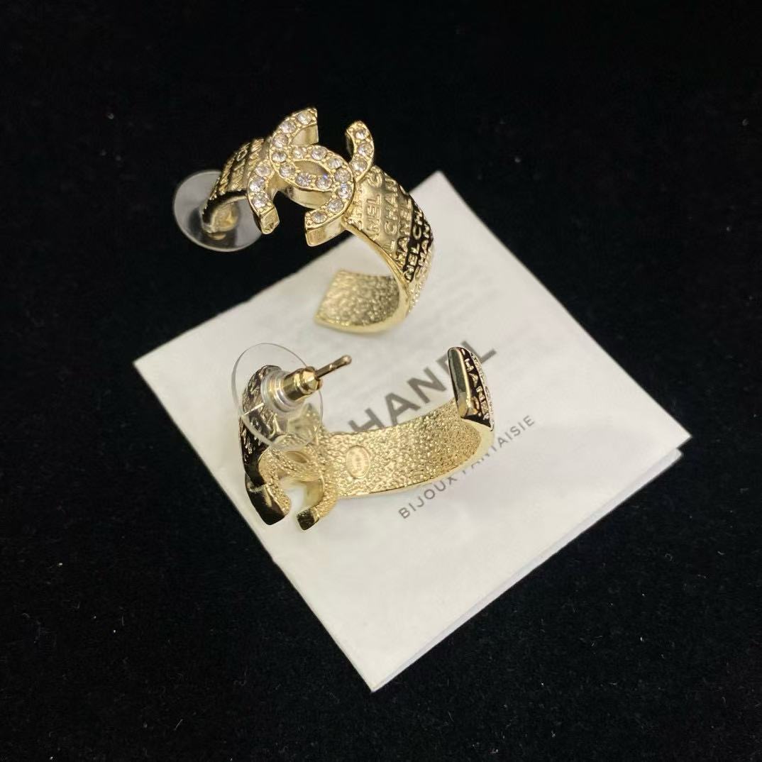 CHANE1 ダブルCレターイヤリング【50％割引+送料無料】