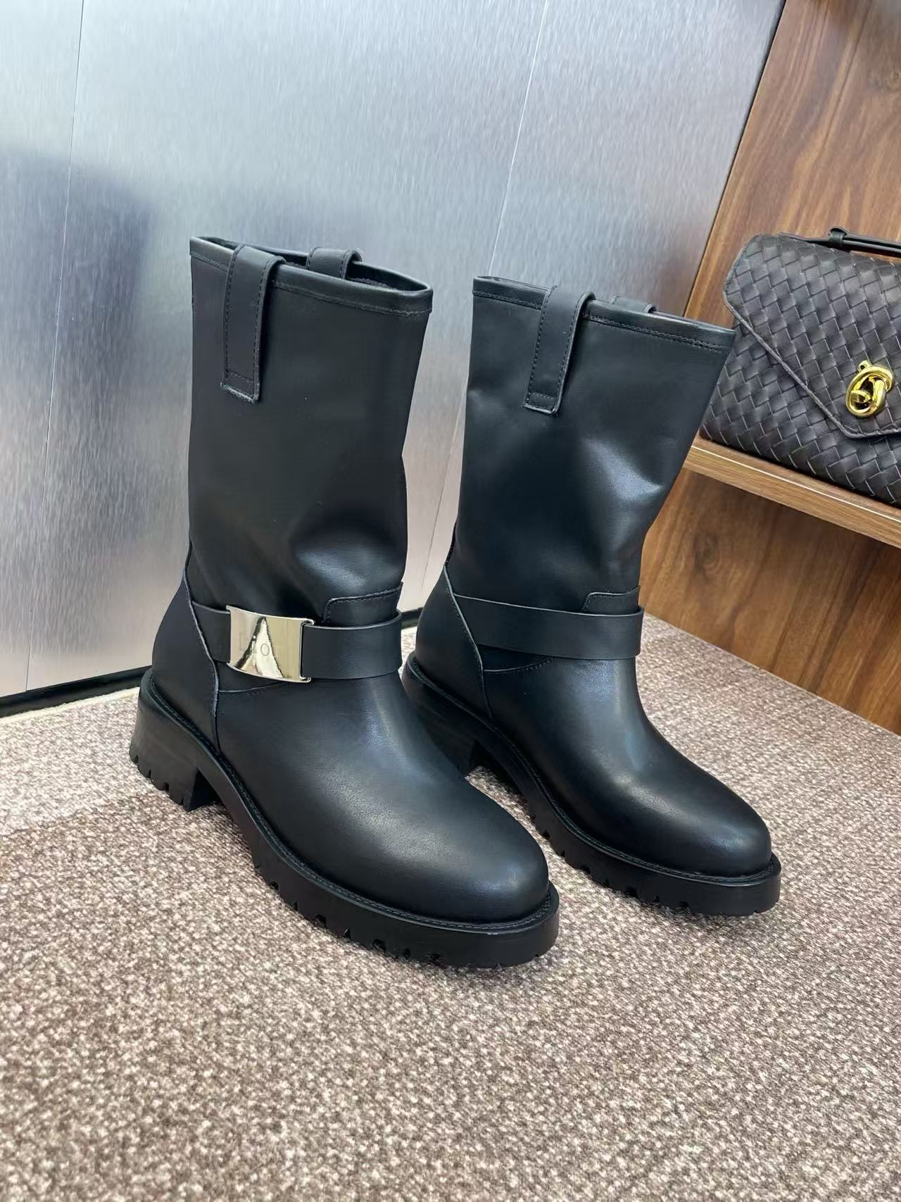 DI0R 高品質レザー CD ロゴ アンクルブーツ【50％割引+送料無料】