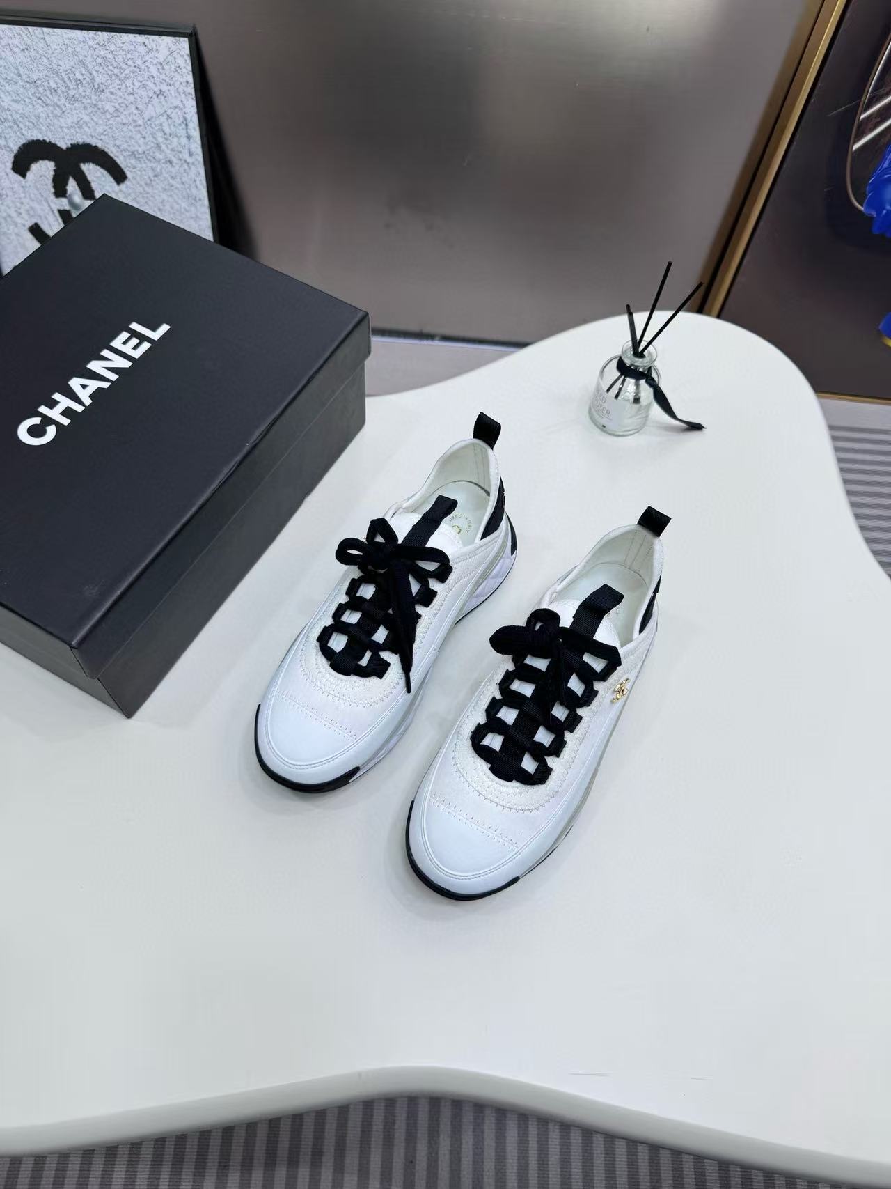 CHANE1 レースアップスニーカー【50％割引+送料無料】