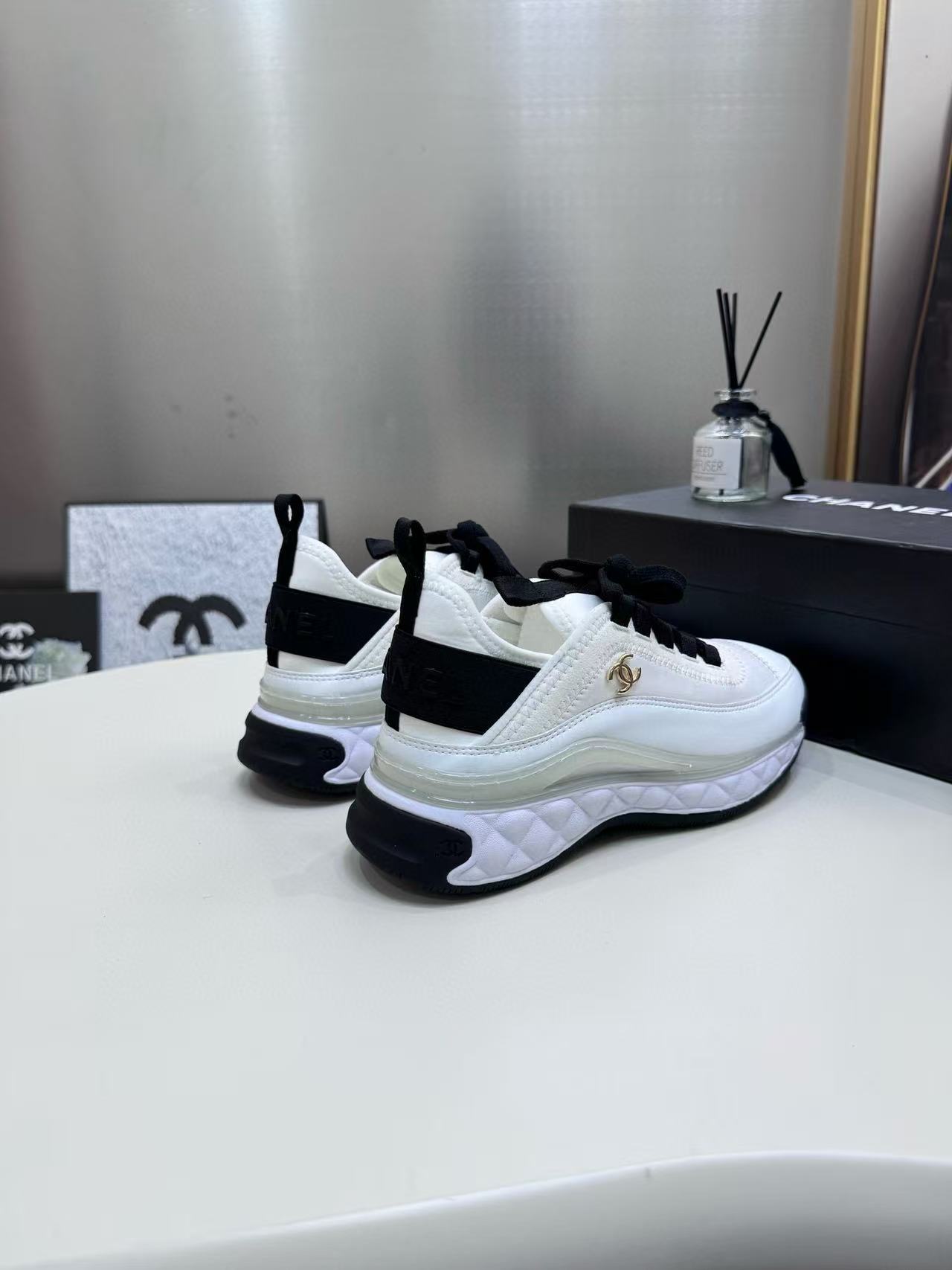 CHANE1 レースアップスニーカー【50％割引+送料無料】