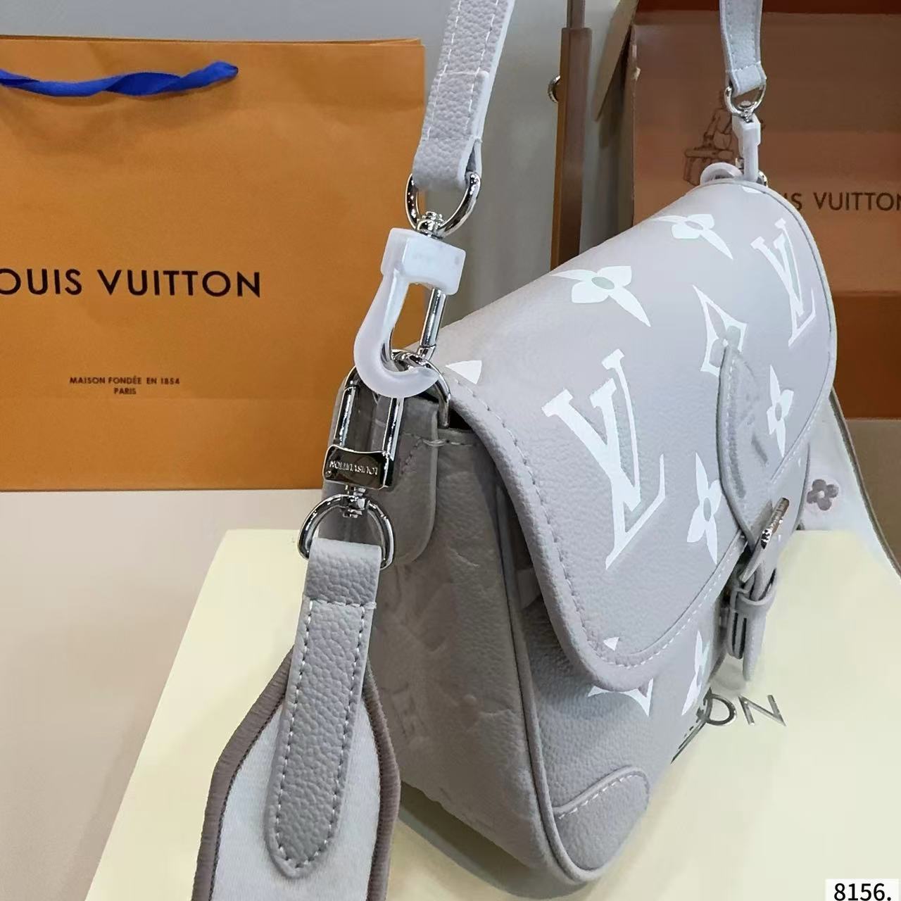 LV バゲット アンダーアームバッグ【50％割引+送料無料】