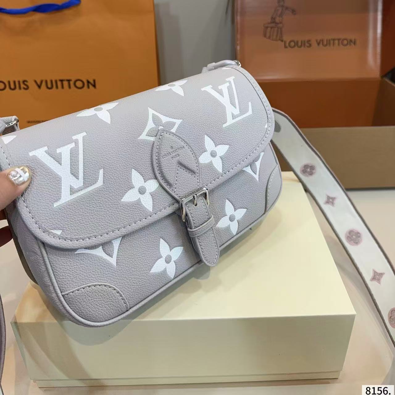 LV バゲット アンダーアームバッグ【50％割引+送料無料】
