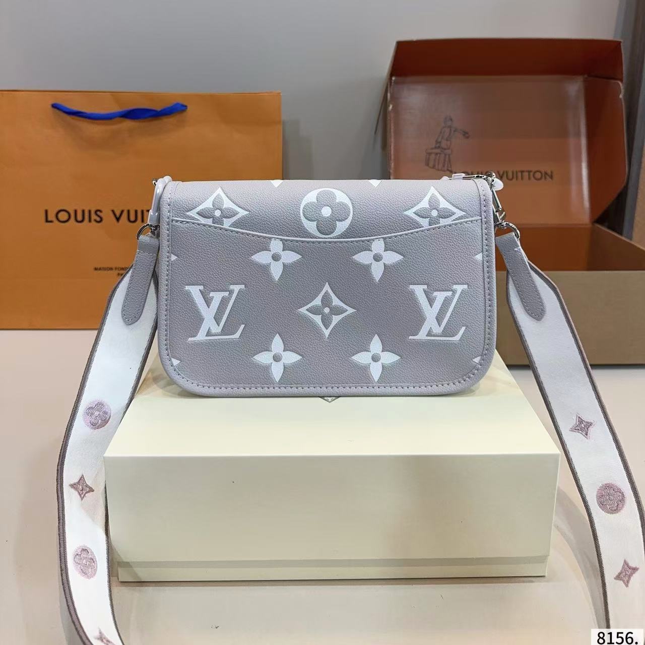 LV バゲット アンダーアームバッグ【50％割引+送料無料】