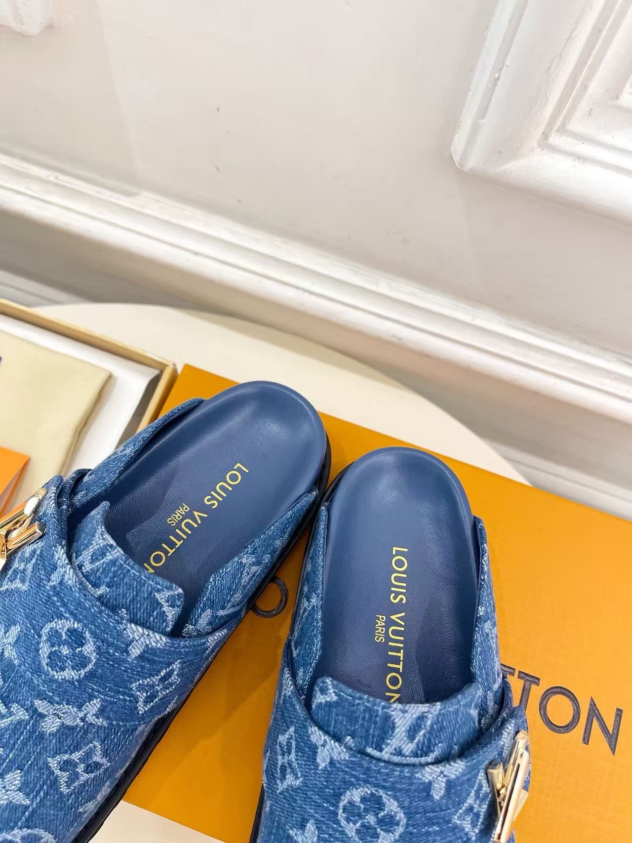 LVの高品質プリントスリッパ【50％割引+送料無料】