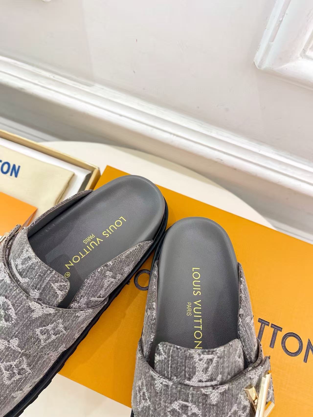 LVの高品質プリントスリッパ【50％割引+送料無料】