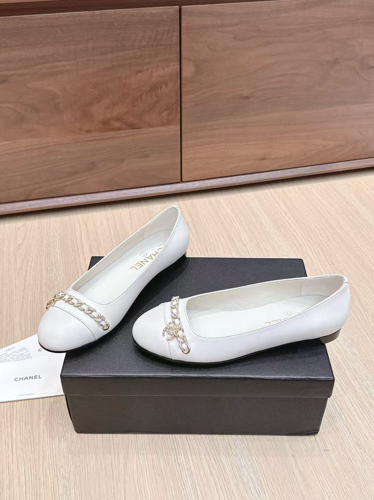 CHANE1 高品質ラウンドトゥチェーンフラットシューズ【50％割引+送料無料】