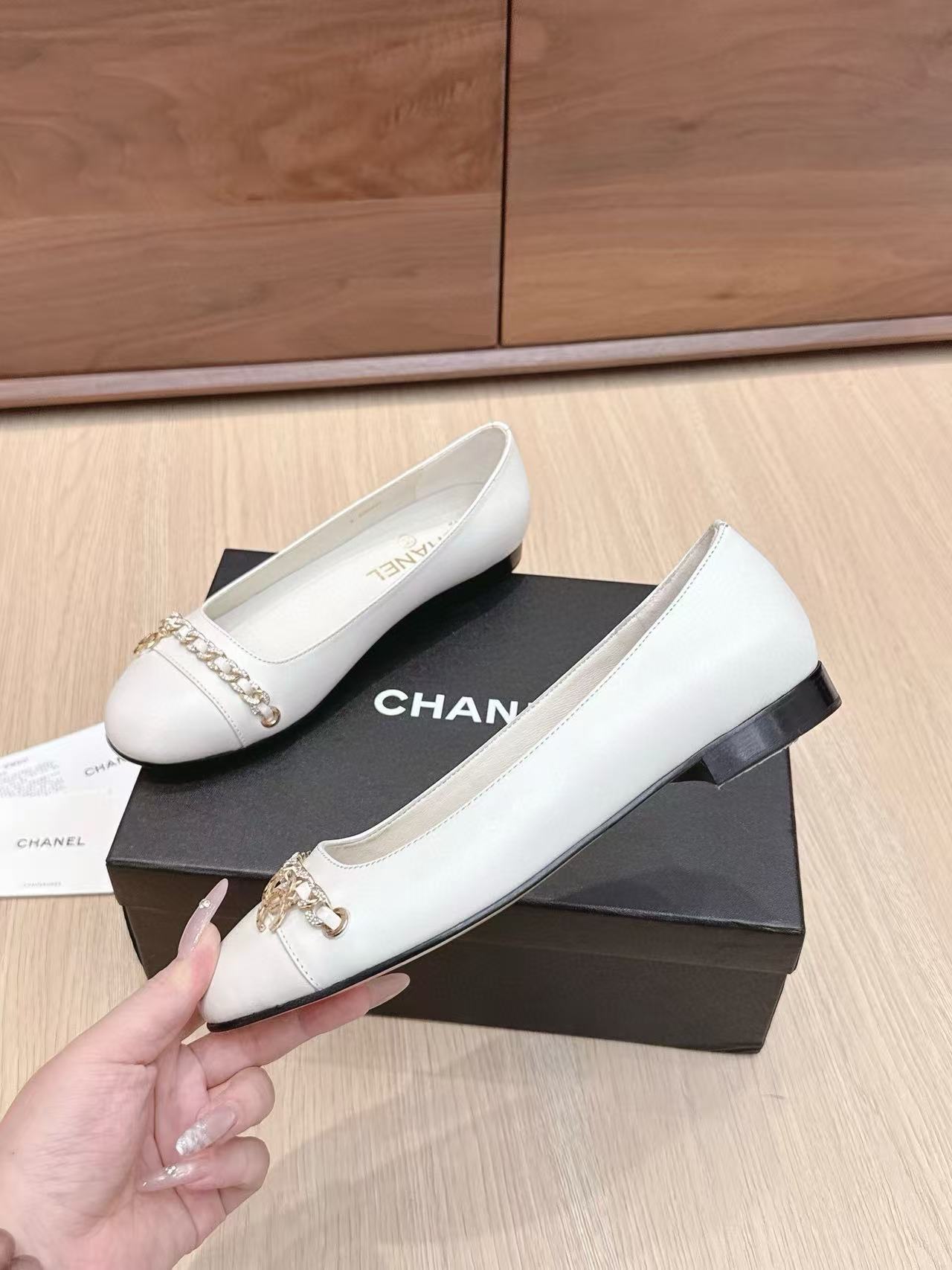 CHANE1 高品質ラウンドトゥチェーンフラットシューズ【50％割引+送料無料】