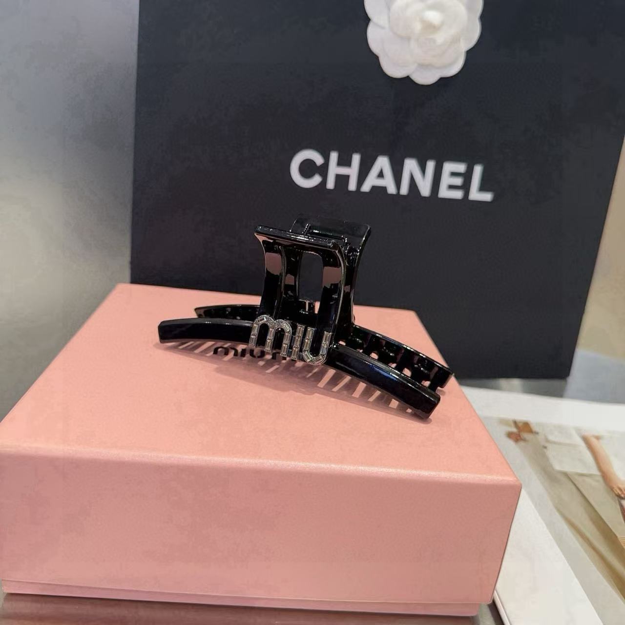 M1UM1U シンプルレタークリップ【50％割引+送料無料】