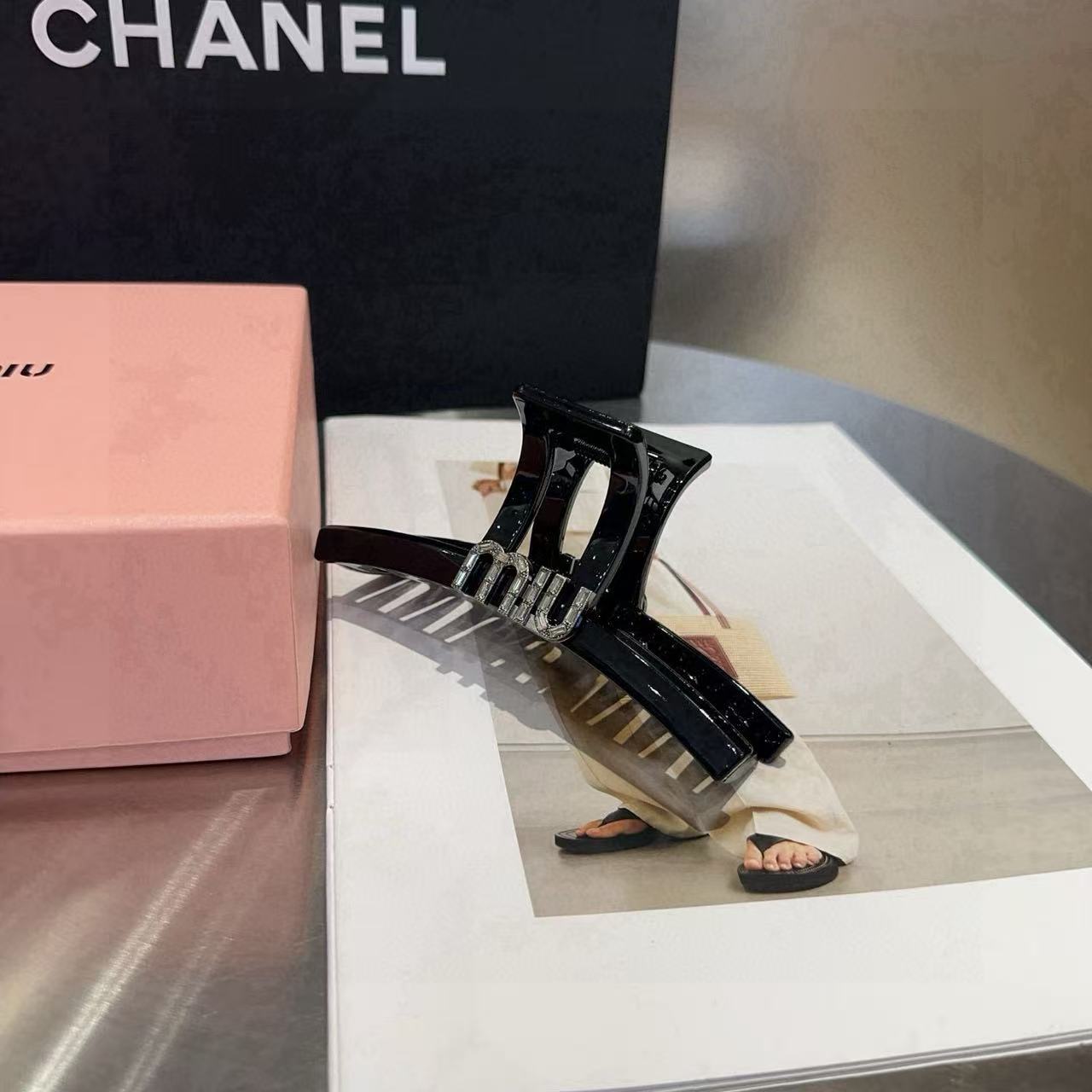 M1UM1U シンプルレタークリップ【50％割引+送料無料】