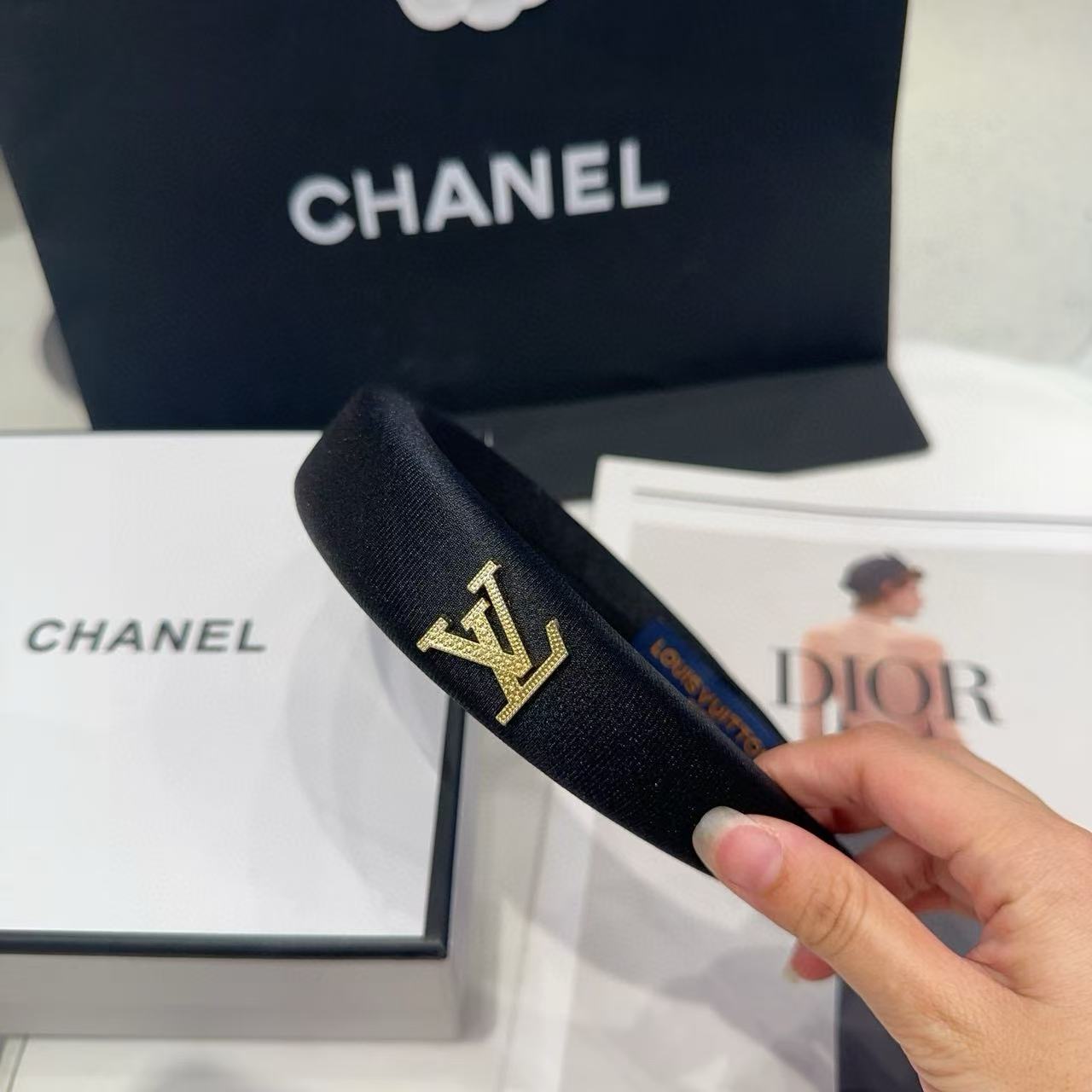 LVシンプルロゴヘッドバンド【50％割引+送料無料】