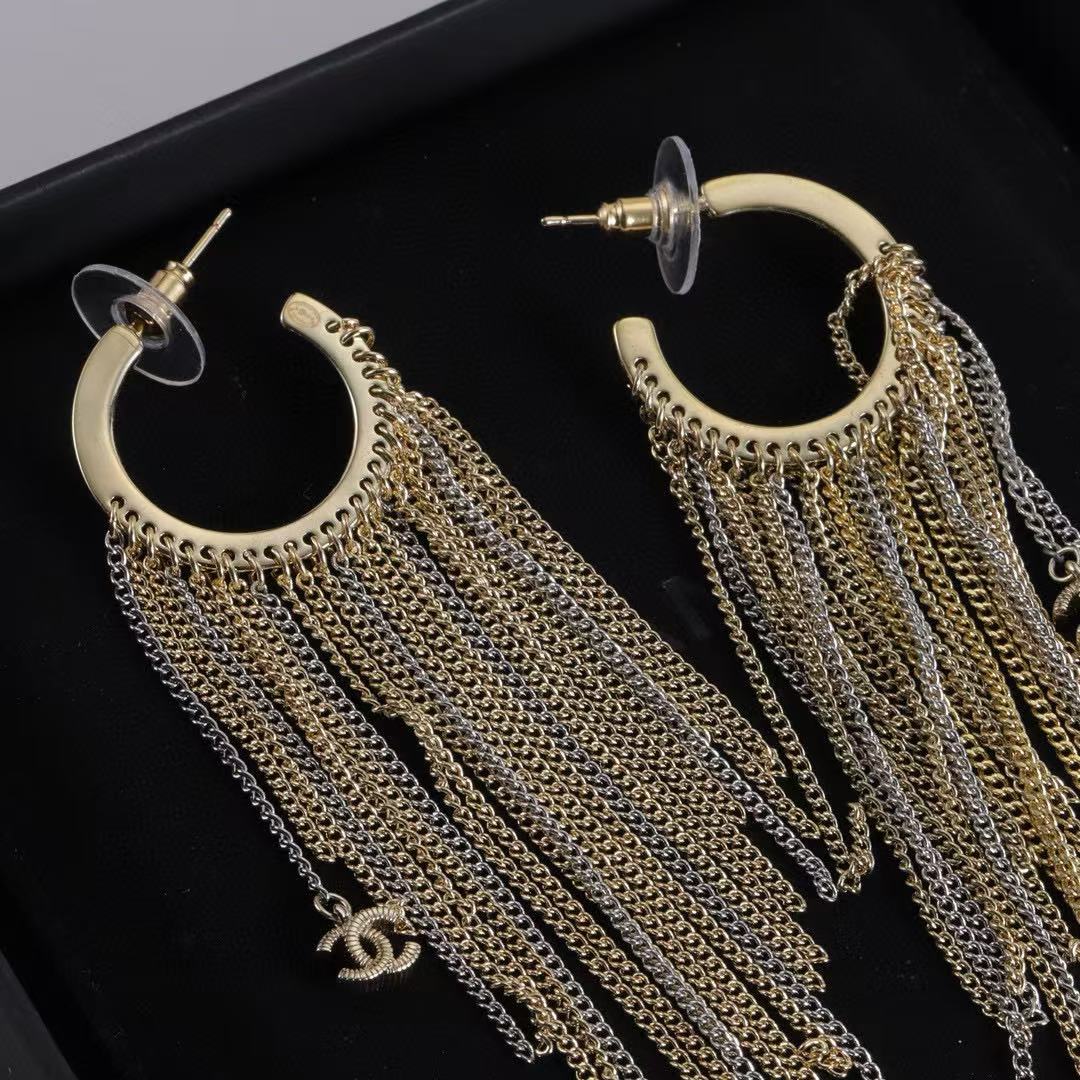 CHANE1 ダブルC タッセルイヤリング【50％割引+送料無料】