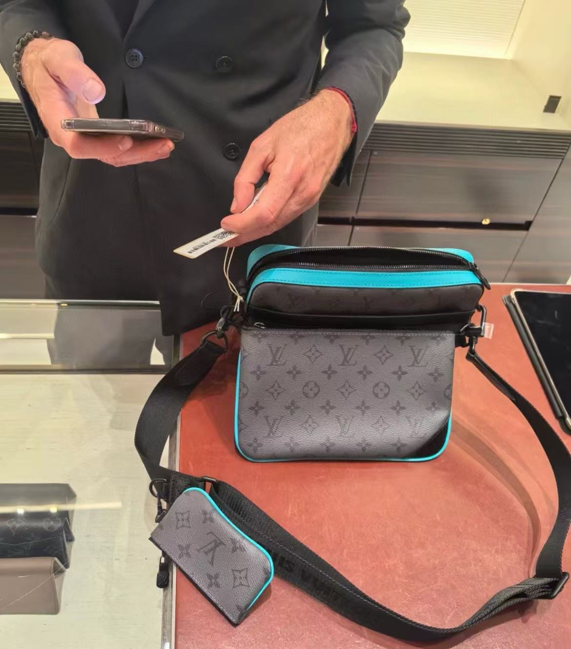 LVメンズメッセンジャーバッグ【50％割引+送料無料】