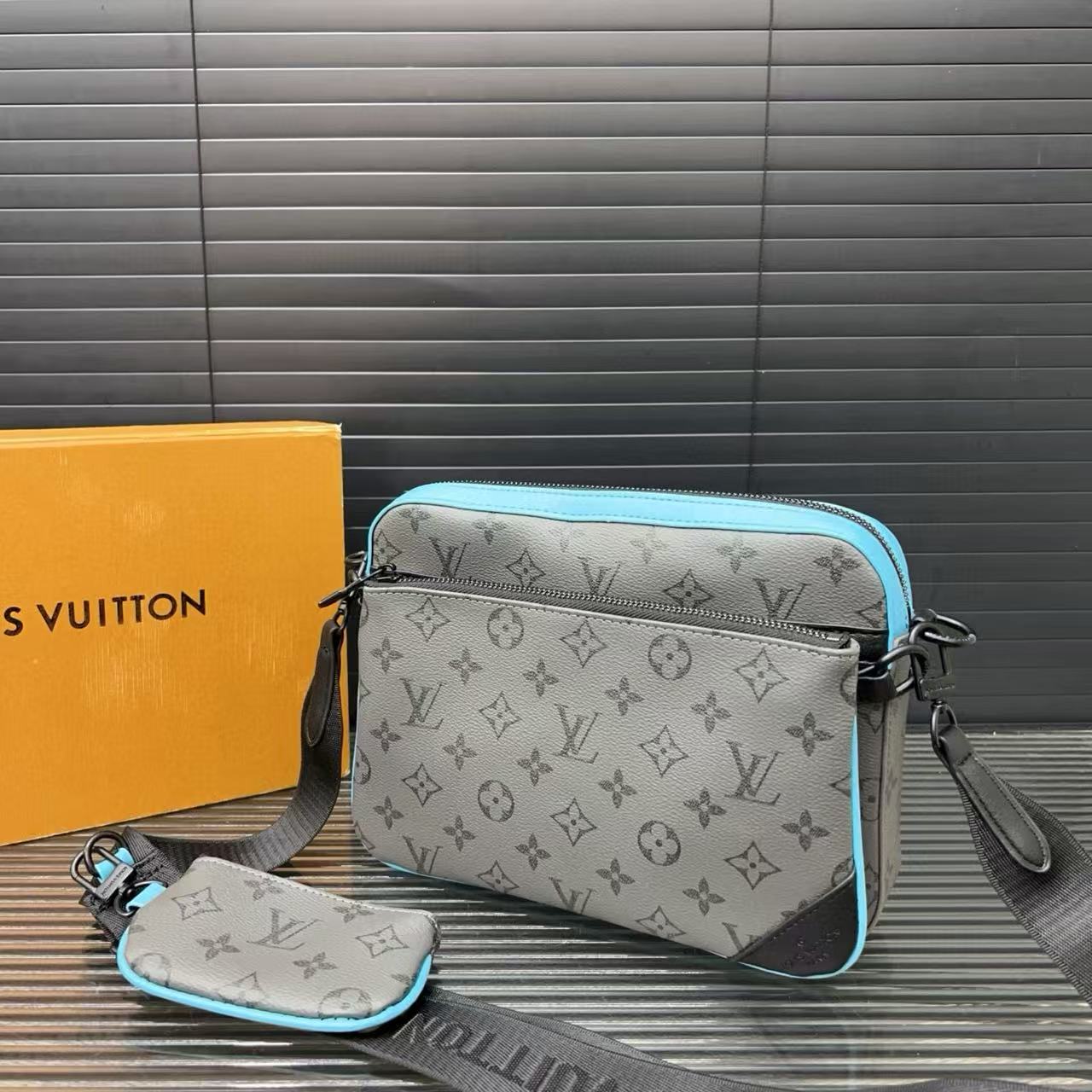 LVメンズメッセンジャーバッグ【50％割引+送料無料】