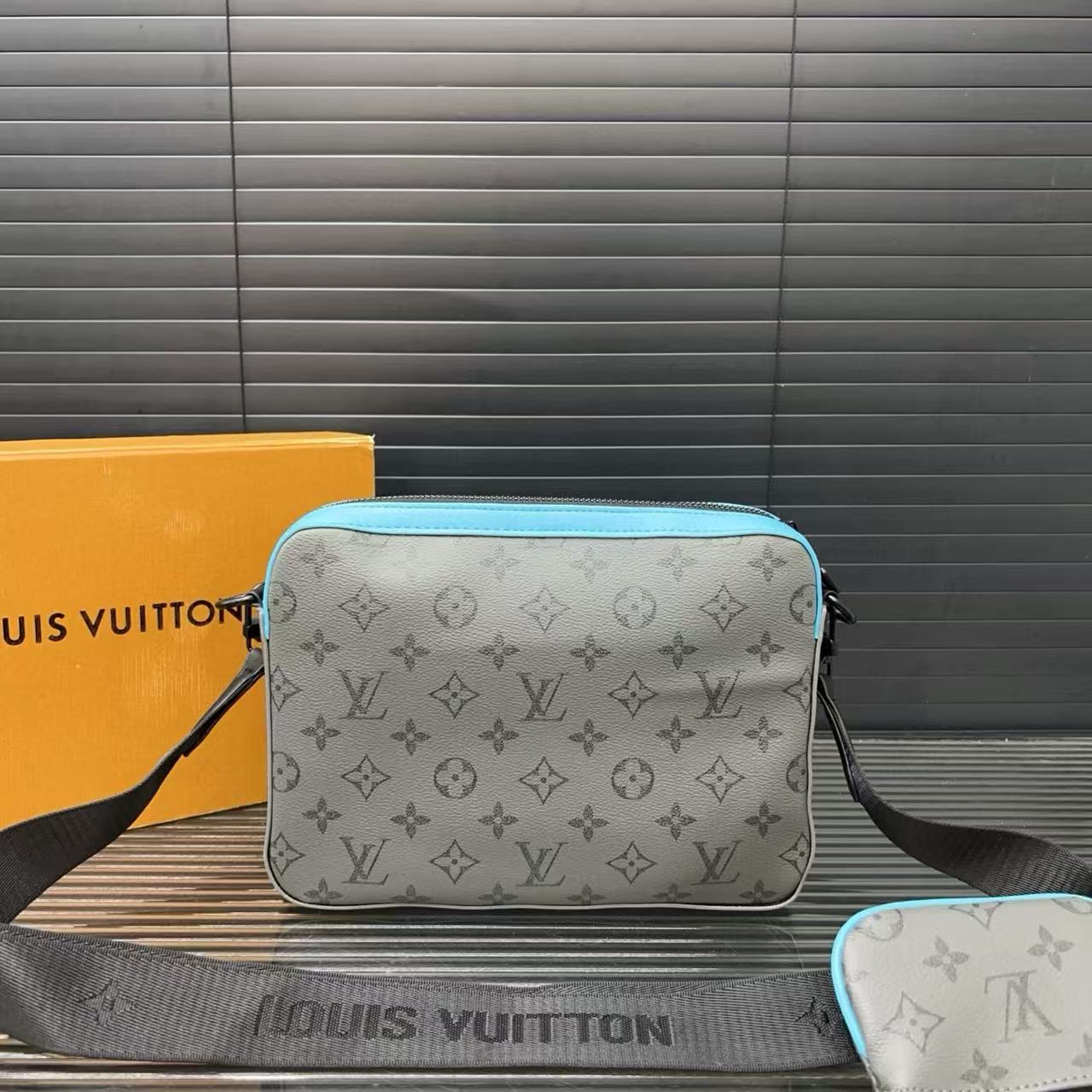 LVメンズメッセンジャーバッグ【50％割引+送料無料】