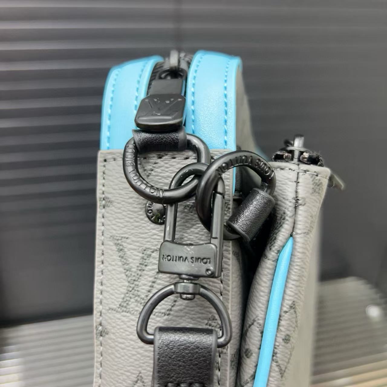 LVメンズメッセンジャーバッグ【50％割引+送料無料】