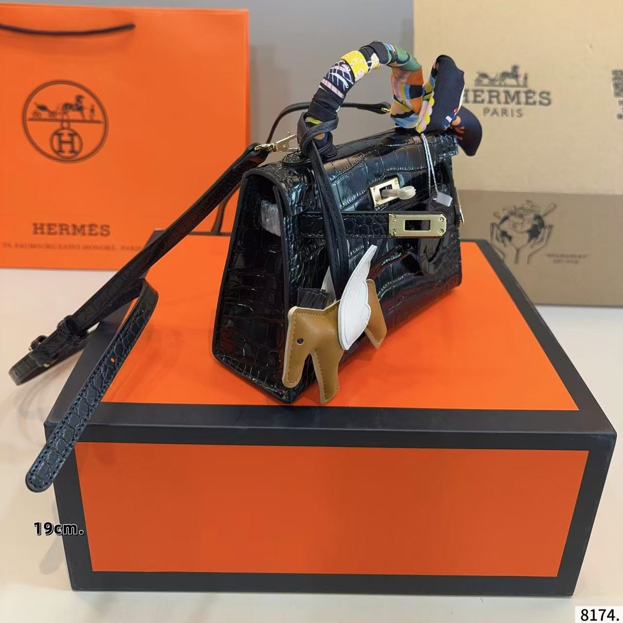 HERME5 kellyパテントレザーのハンドバッグ【50％割引+送料無料】