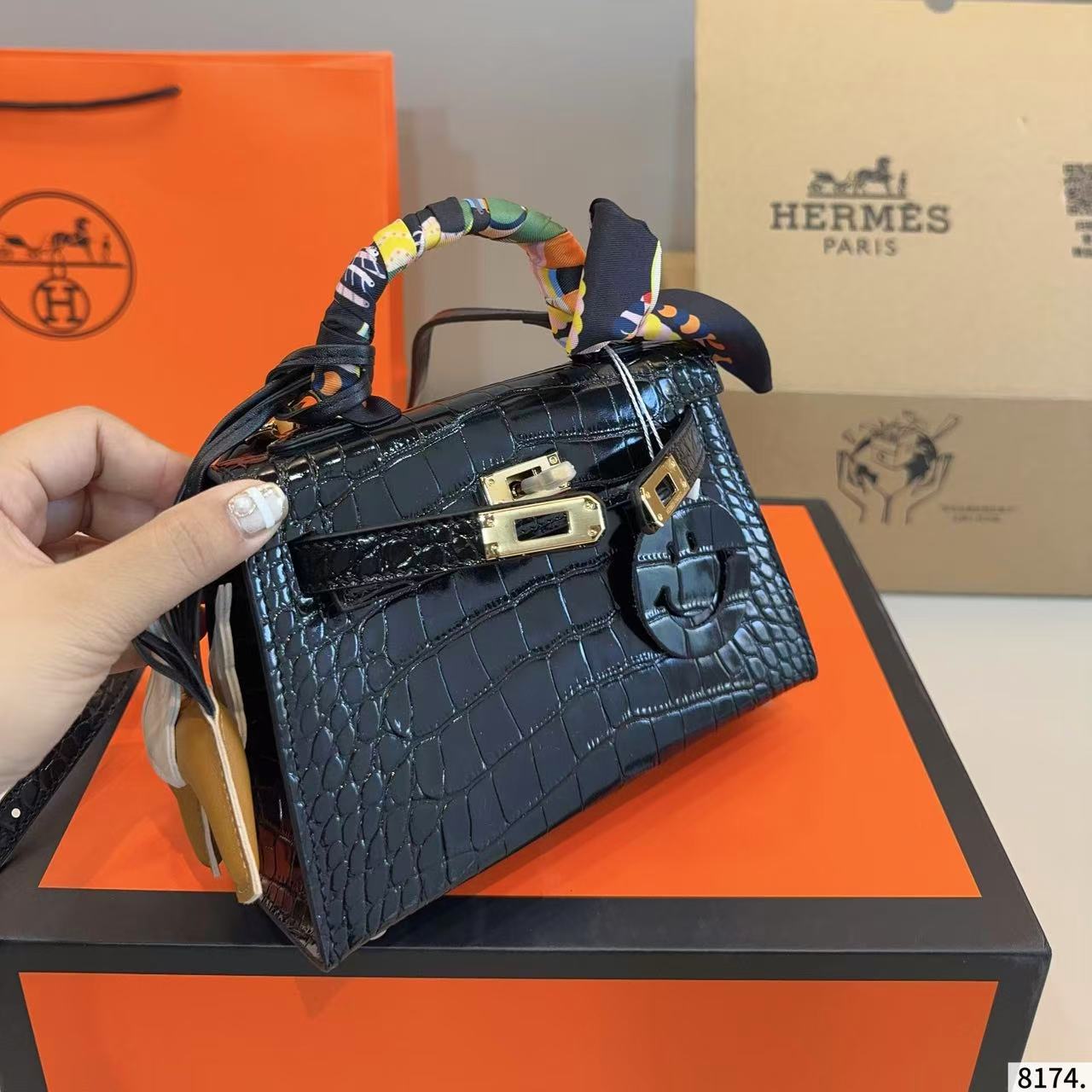 HERME5 kellyパテントレザーのハンドバッグ【50％割引+送料無料】