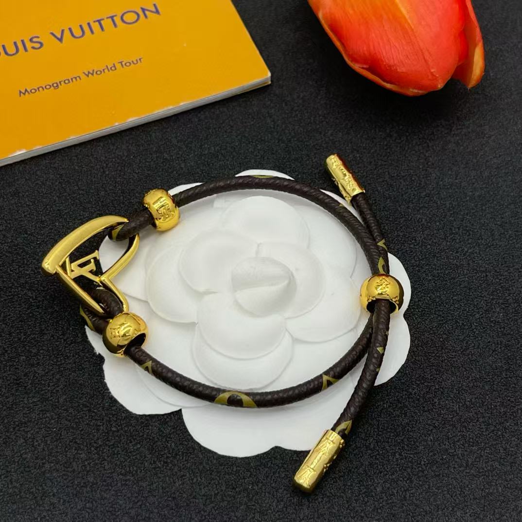 LVレザーブレスレット【50％割引+送料無料】