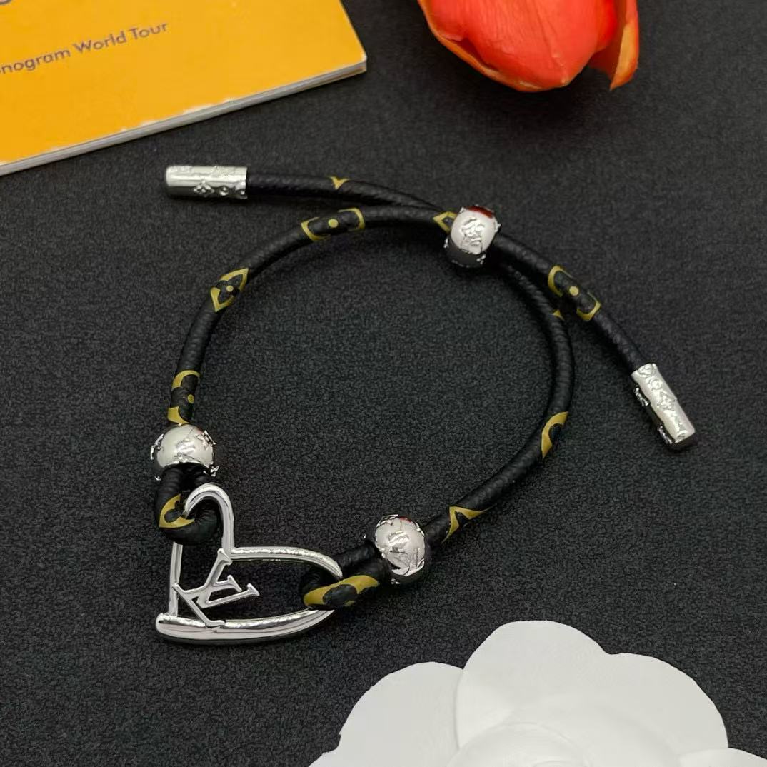 LVレザーブレスレット【50％割引+送料無料】