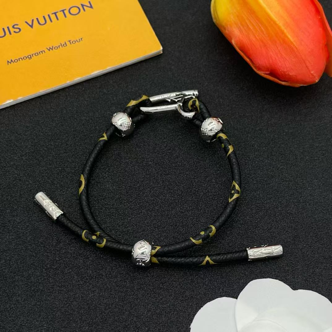 LVレザーブレスレット【50％割引+送料無料】