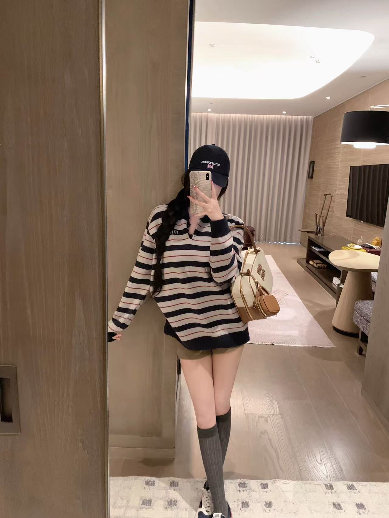 M1UM1U ストライプウールセーター【50％割引+送料無料】