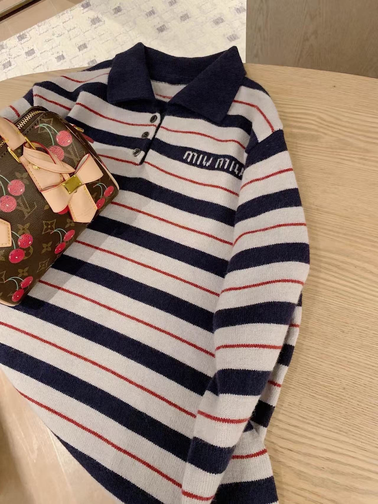 M1UM1U ストライプウールセーター【50％割引+送料無料】