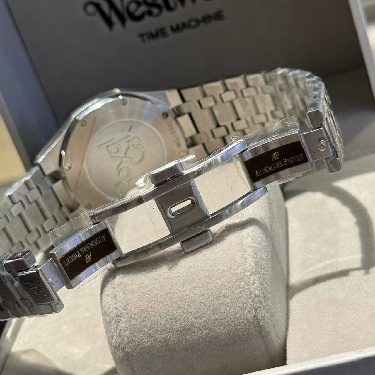 Audemarsp1gueダイヤモンドをあしらったレディース腕時計【50％割引+送料無料】