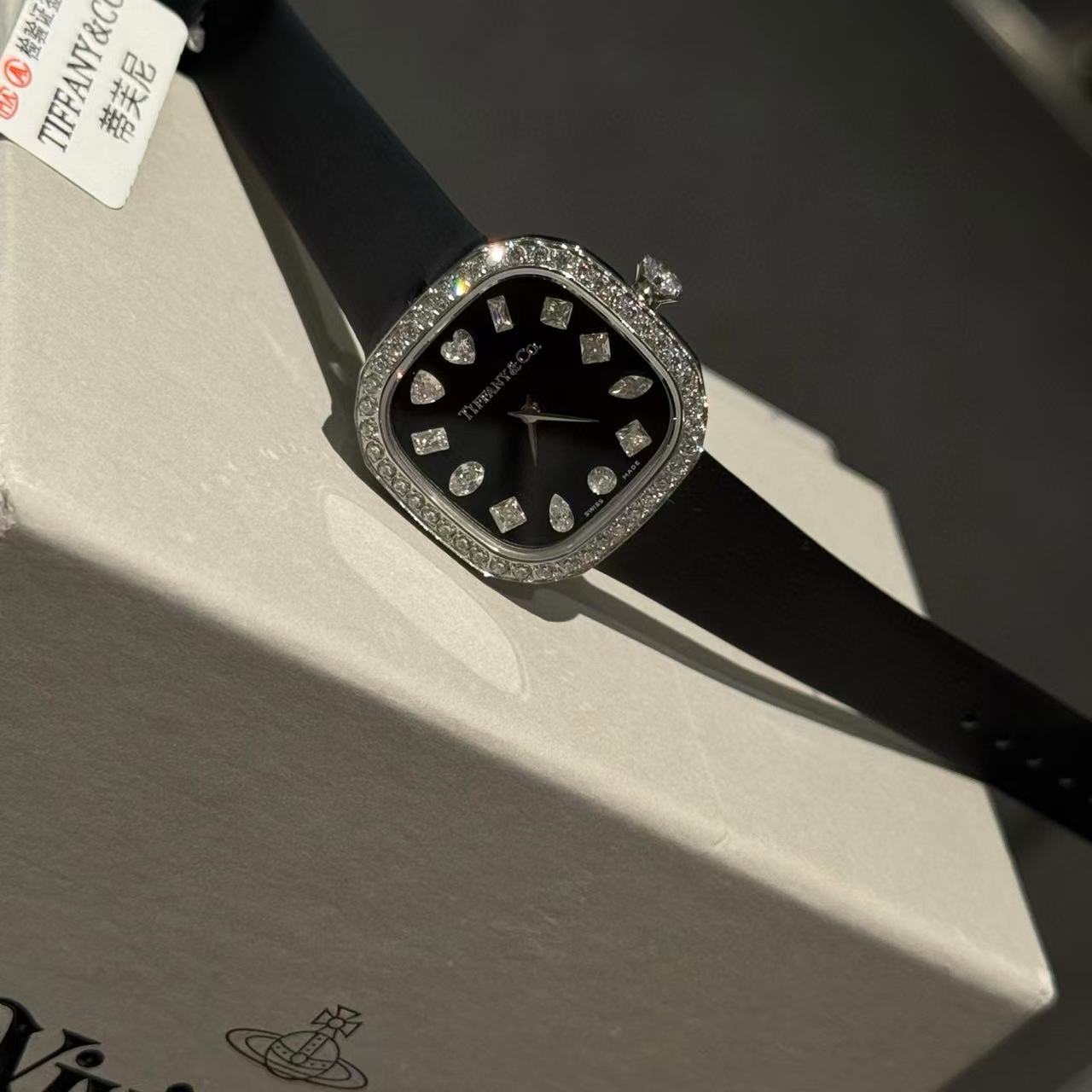 T1ffanyスクエアダイヤモンドレディースウォッチ【50％割引+送料無料】