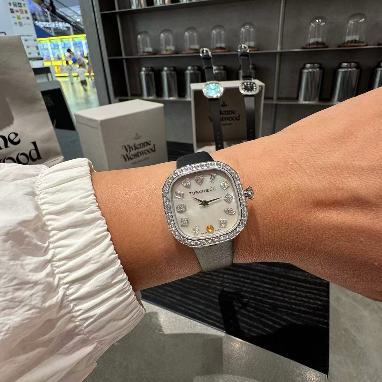 T1ffanyスクエアダイヤモンドレディースウォッチ【50％割引+送料無料】