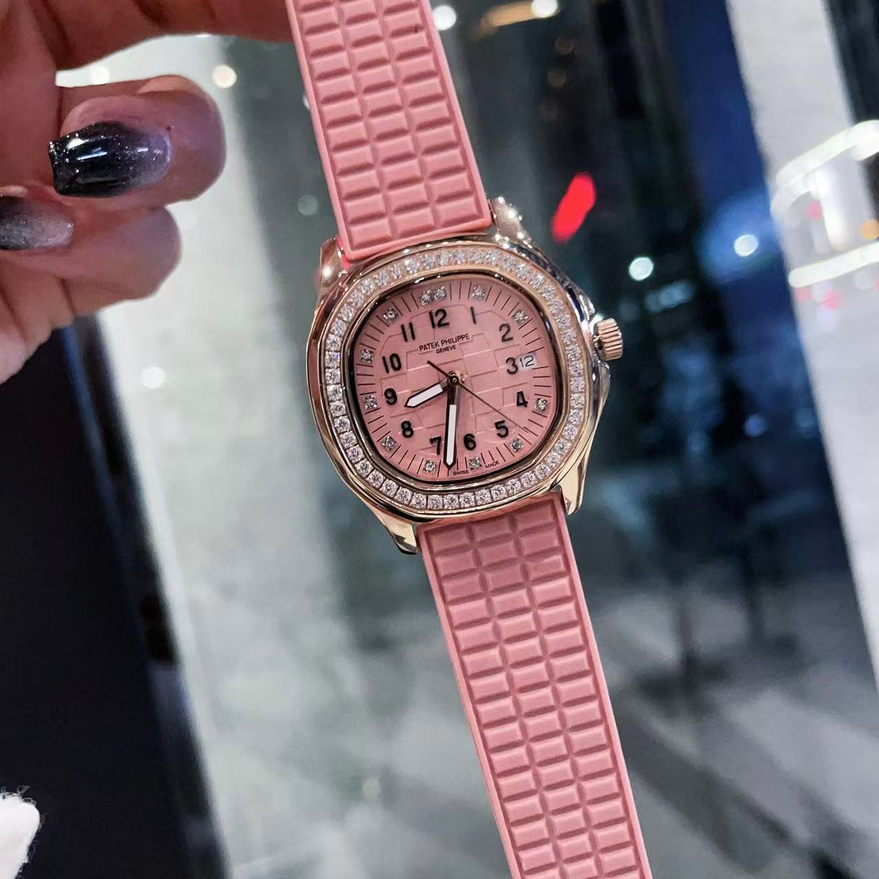 PATEK PH1LIPPEダイヤモンドをあしらったレディース腕時計【50％割引+送料無料】 