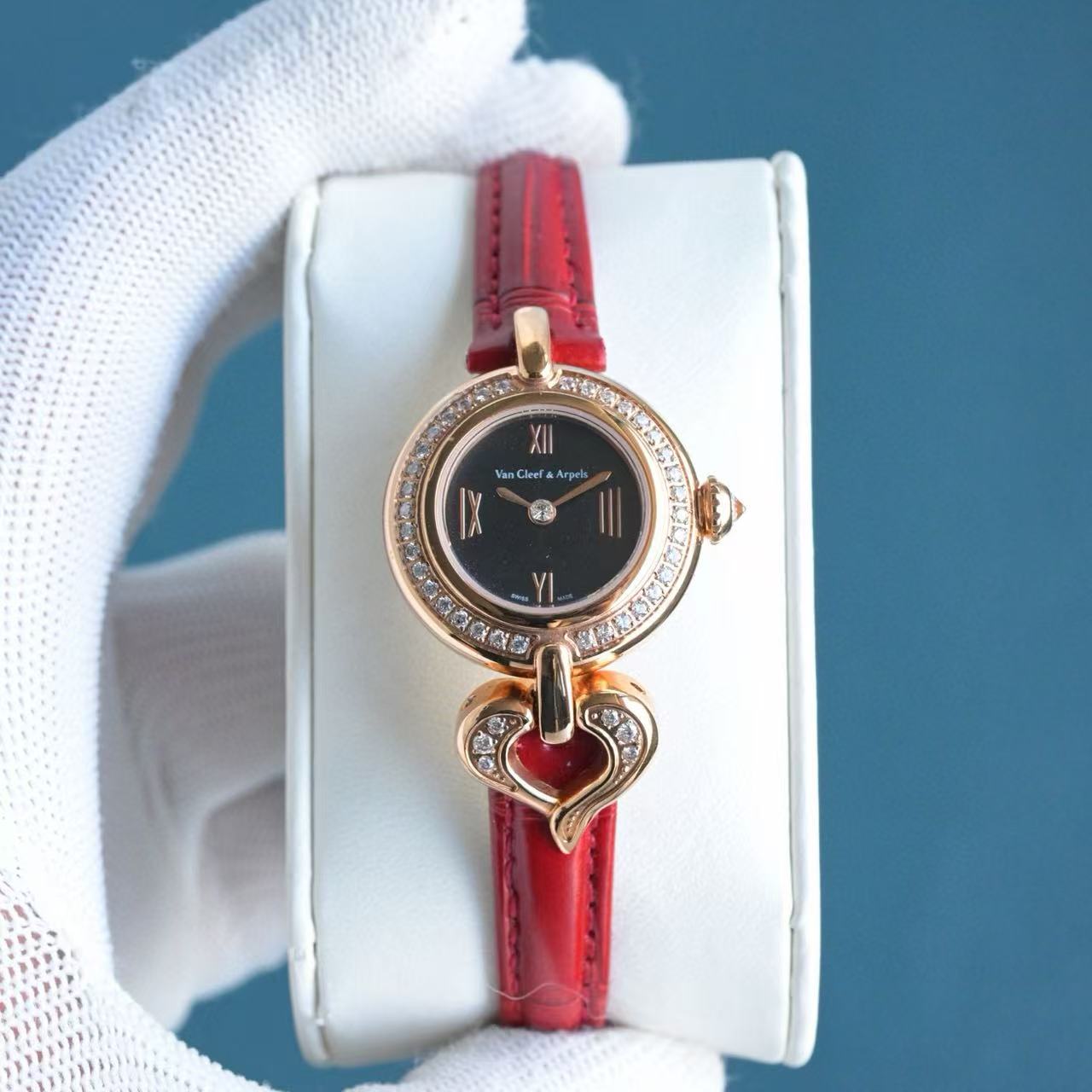 Van cefeef & Arpels ダイヤモンド レザーストラップ レディース 腕時計【50％割引+送料無料】 