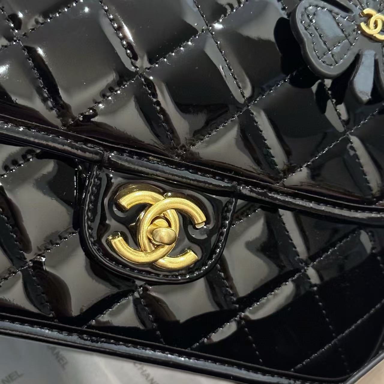 CHANE1 パテントレザー ゴールドコイン 四つ葉のクローバー バックパック【50％割引+送料無料】