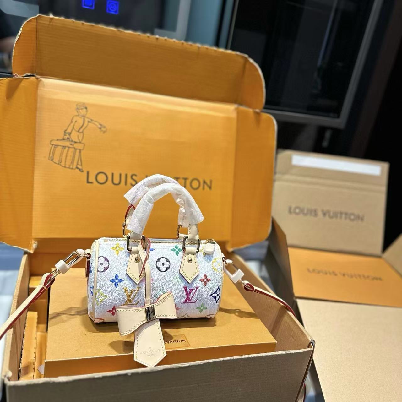 LV Nano Speedyハンドバッグ【50％割引+送料無料】