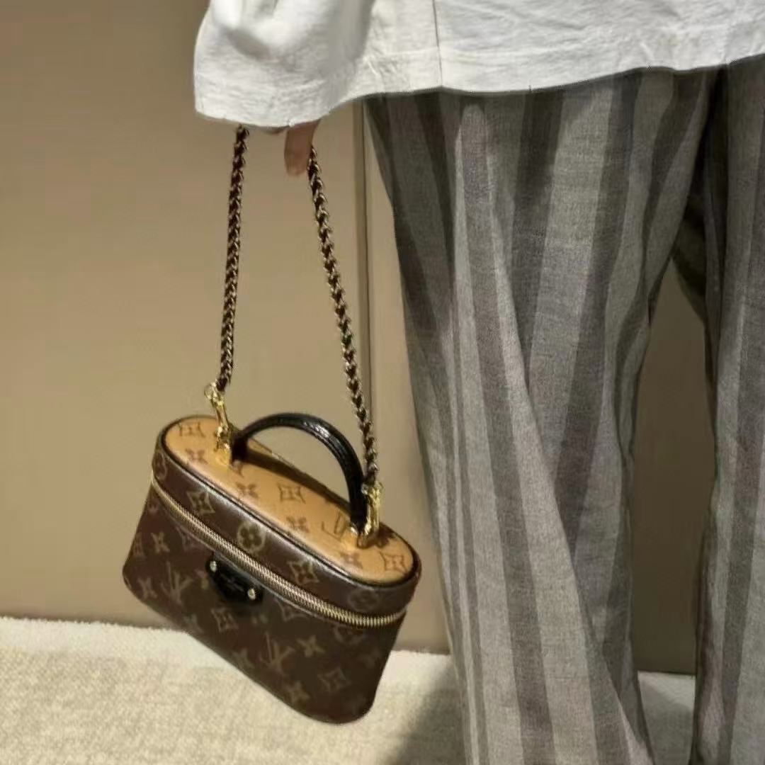 LVチェーンコスメバッグ【50％割引+送料無料】