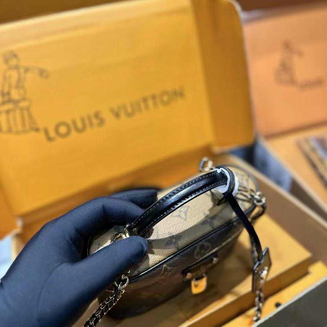 LVチェーンコスメバッグ【50％割引+送料無料】