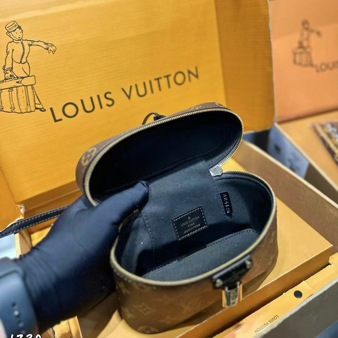 LVチェーンコスメバッグ【50％割引+送料無料】